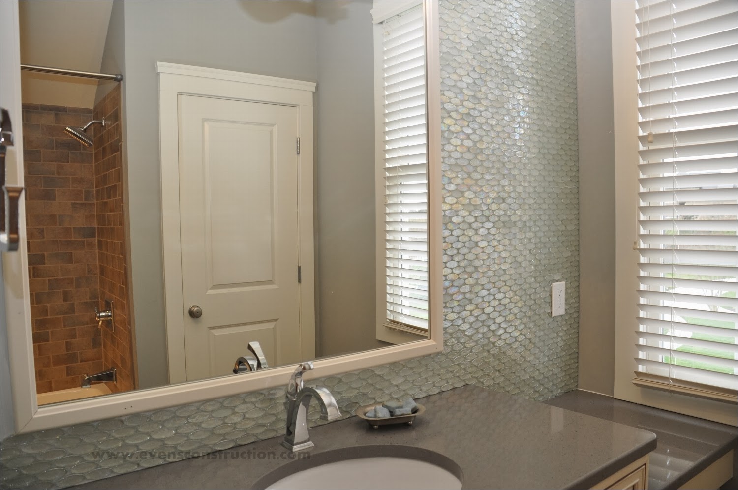 How to remove tile from bathroom wall? Removing tile from a bathroom wall is a task that requires patience, precision