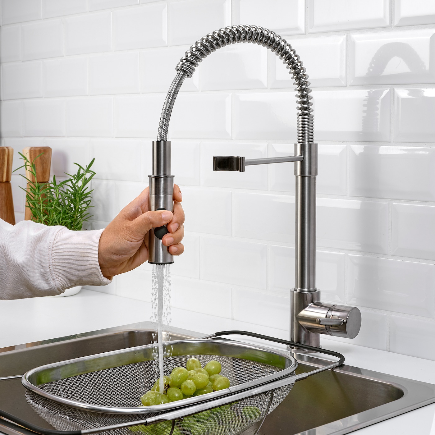 Kitchen faucets installation