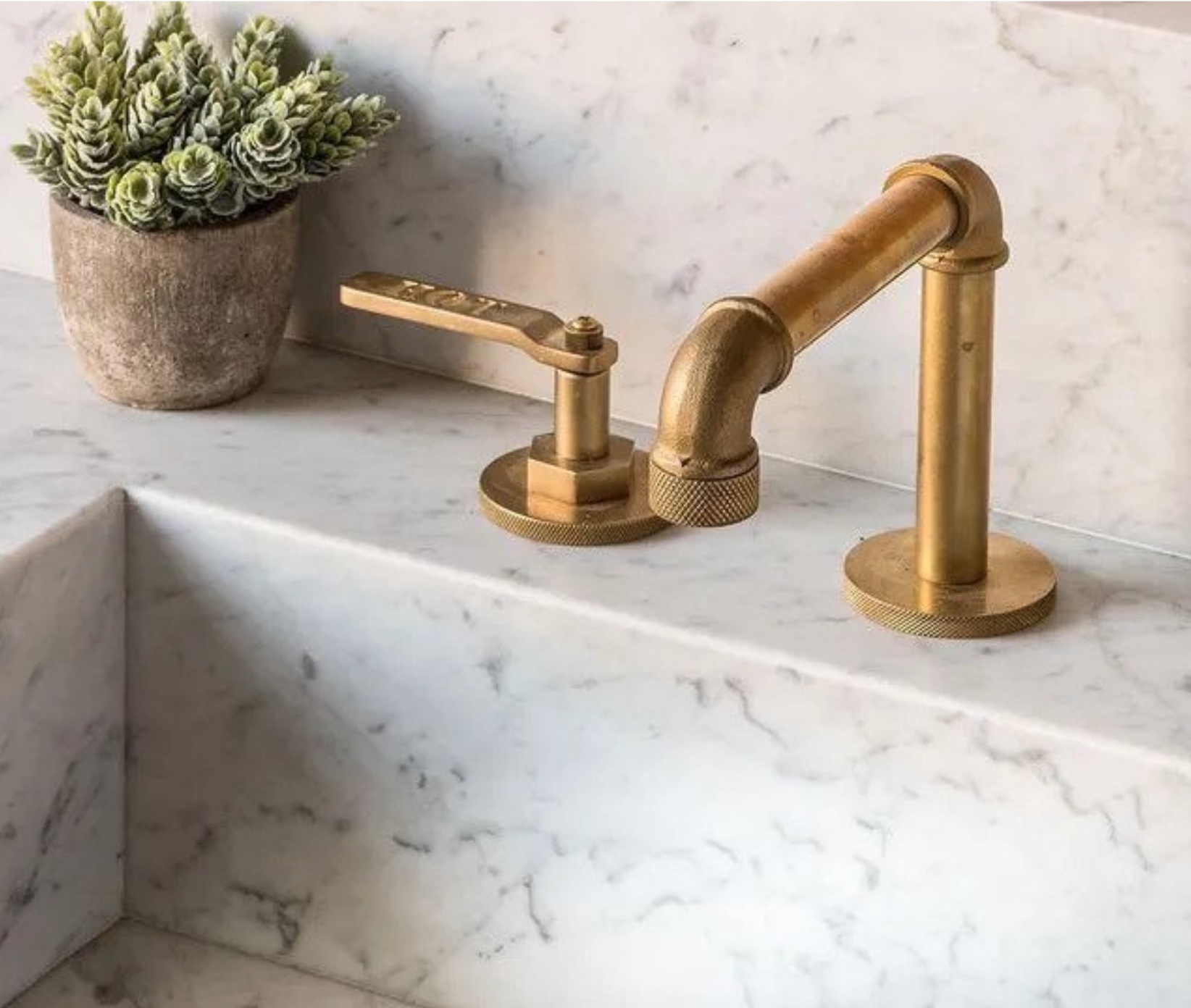 What color faucets are in style 2023?