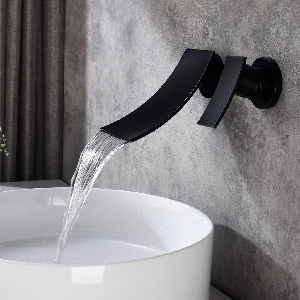 Wall bathtub faucets